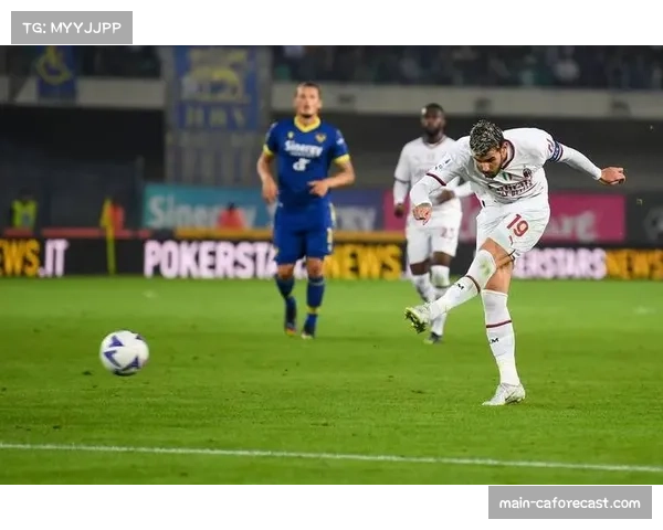 莱切残阵死磕萨索洛 传控中游激战上演保级关键战